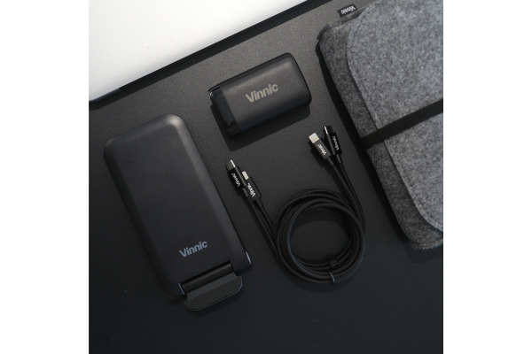 VINNIC Trivor 4-in-1 VPTK4IGTK Global Travel Kit, Black